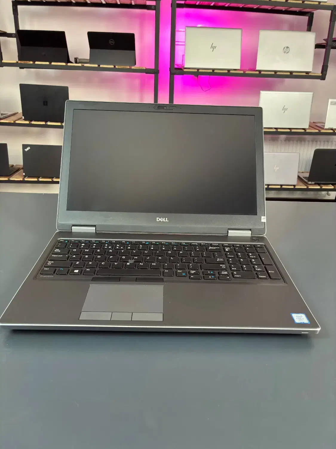 مهندسی گرافیک 6 صفحه 4K|رایانه همراه|قم, دورشهر|دیوار