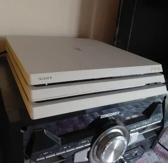 ps4 pro 1tb|کنسول، بازی ویدئویی و آنلاین|تهران, علی‌آباد|دیوار