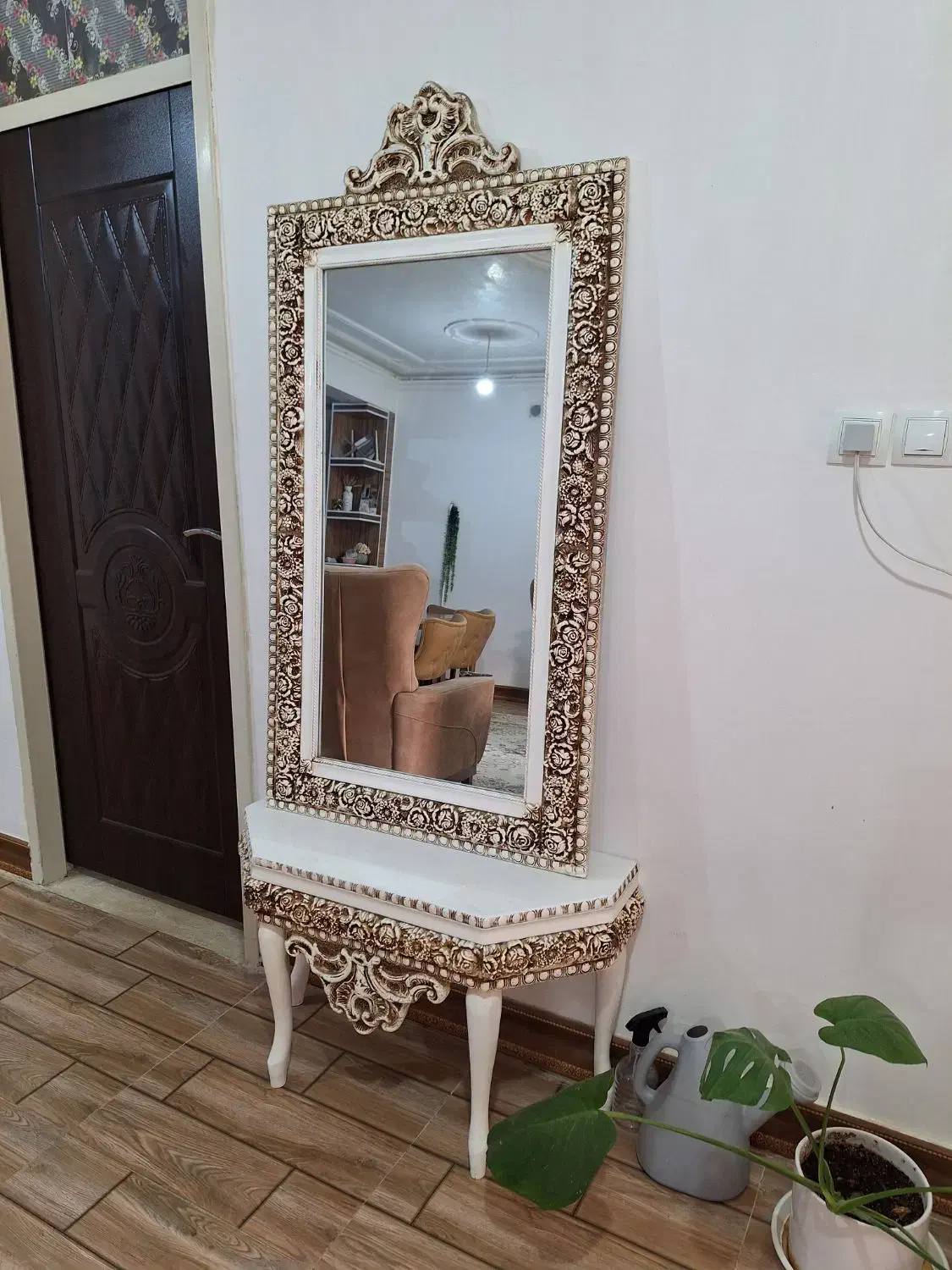 آینه و کنسول|بوفه، ویترین، کنسول|مسجد سلیمان, |دیوار