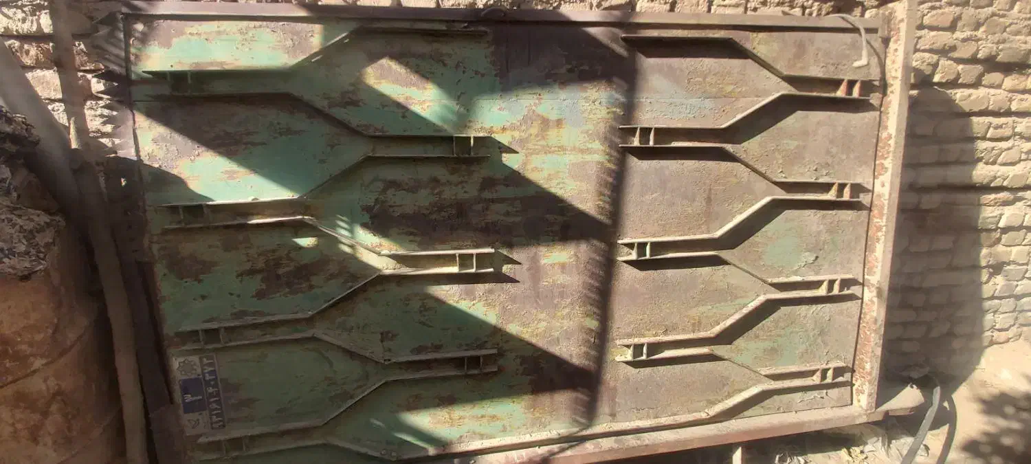 درب حیاط دو لک|مصالح و تجهیزات ساختمان|نیشابور, طالقانی|دیوار