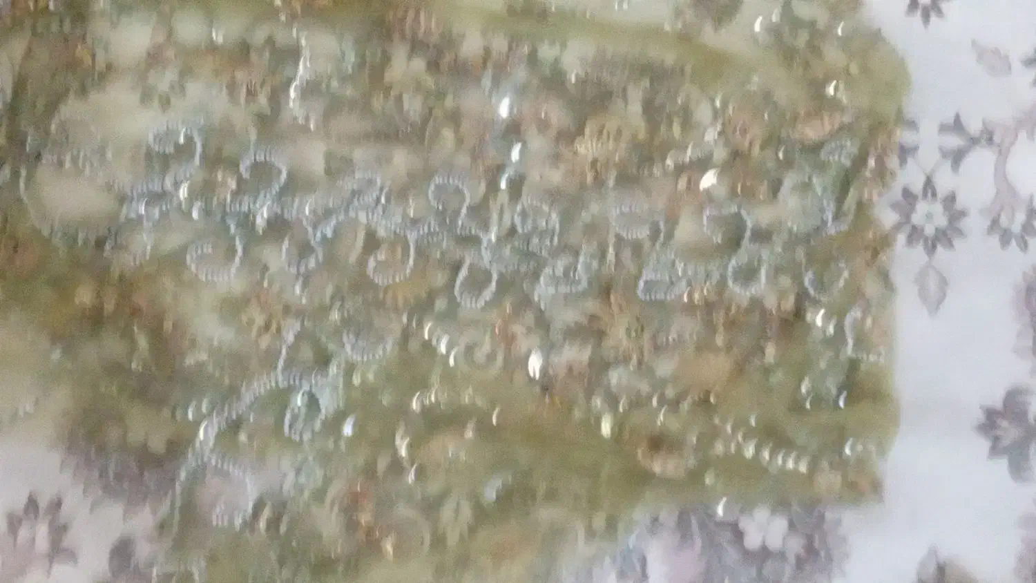 لباس کردی بسیارزیباکاملاسنگ شده|لباس|قدس, شهرقدس|دیوار