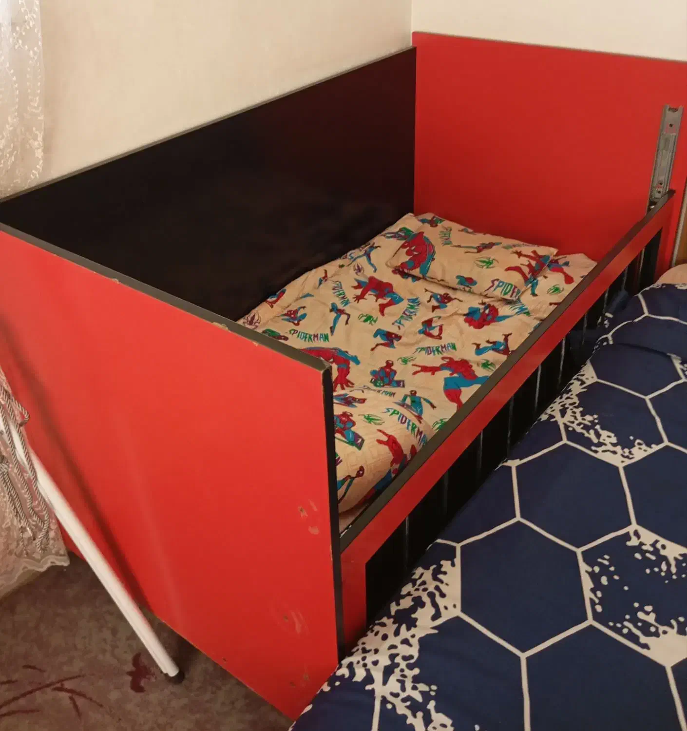 تخت وکمد|اسباب و اثاث بچه|لوشان, |دیوار