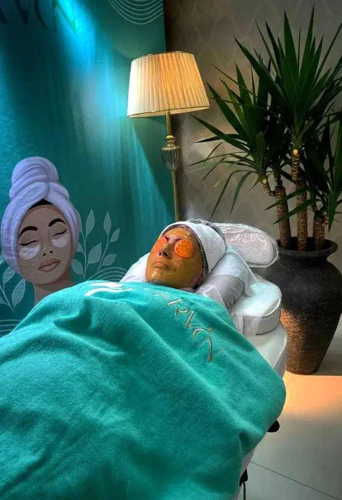 فیشیال تخصصی پوست ( پاکسازی مدرن )|خدمات آرایشگری و زیبایی|اصفهان, ملک|دیوار