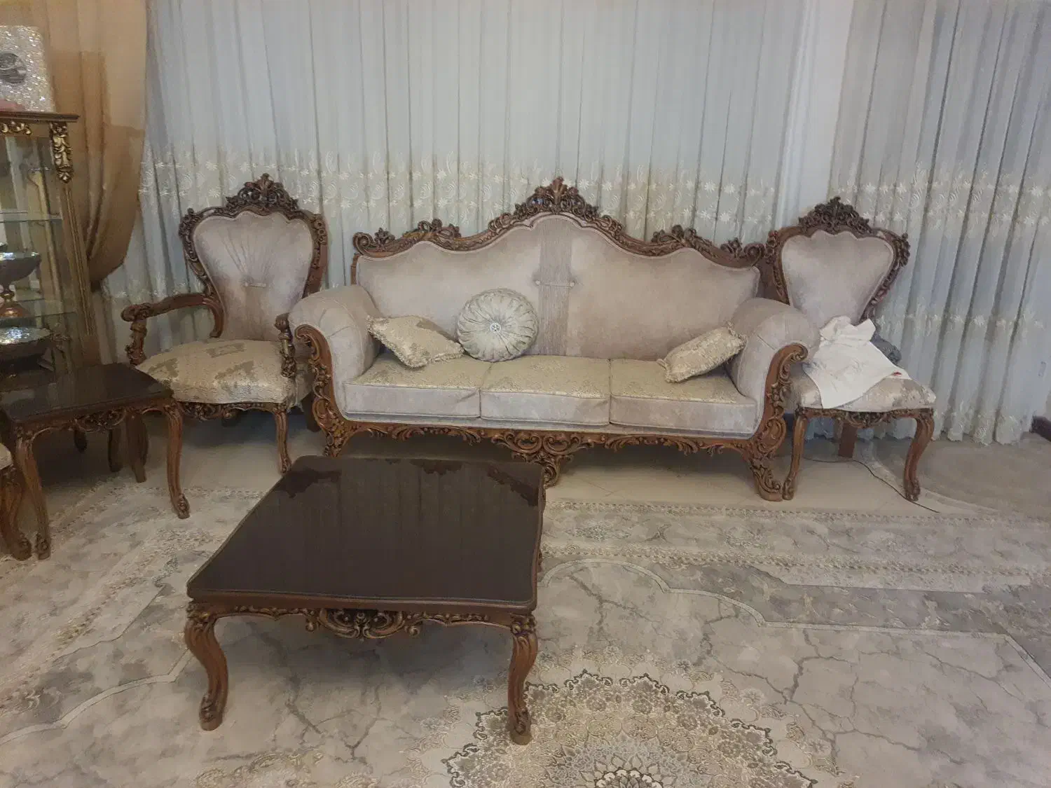 مبل چوبی ب علت مشکل ب فروش میرسد|مبلمان خانگی و میز عسلی|داران, |دیوار