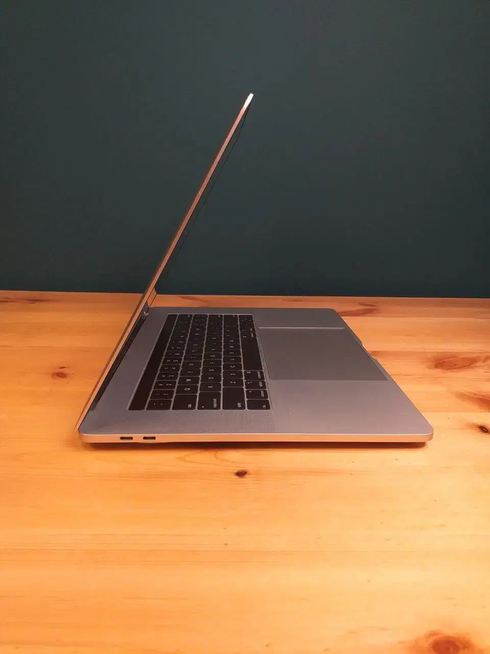 MacBook Pro A1990 I7 پر قدرت و تمیز|رایانه همراه|مشهد, ارشاد|دیوار