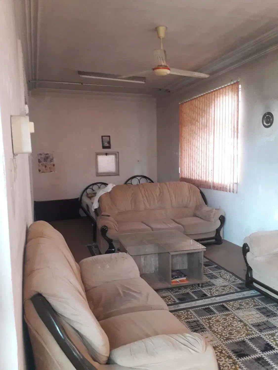 یکدست مبل7نفره و1میزجلومبلی و1تخت1نفره بفروش میرسد|مبلمان خانگی و میز عسلی|رشت, حومه رشت|دیوار