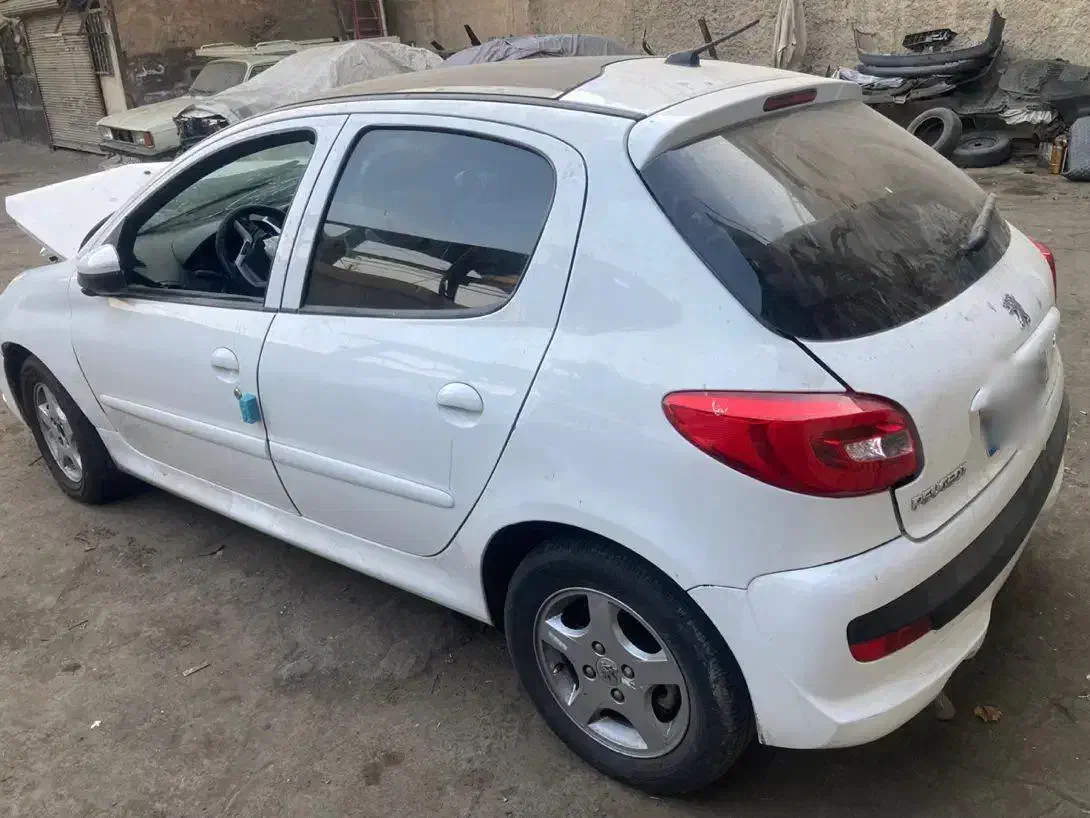 ۲۰۷ پانوراما ۱۴۰۰ تصادفی|خودرو سواری و وانت|تهران, شهرک صادقیه|دیوار