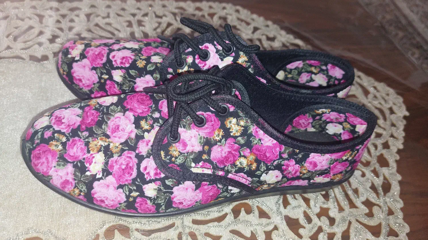 کفش|کیف، کفش، کمربند|قم, شهدا|دیوار