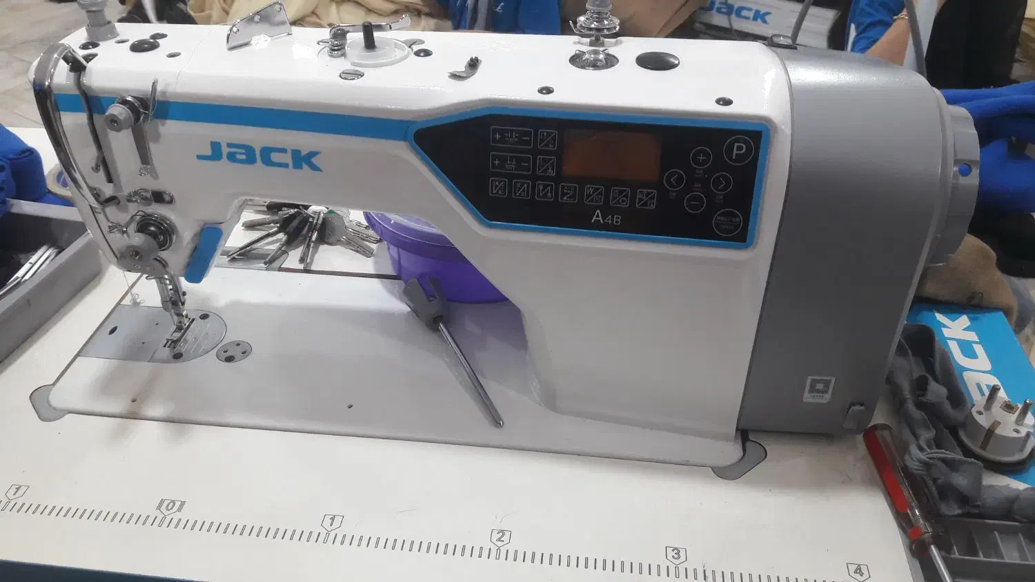 تعمیرات تخصصی انواع چرخ خیاطی واتو  در محل|خدمات پیشه و مهارت|کیش, |دیوار