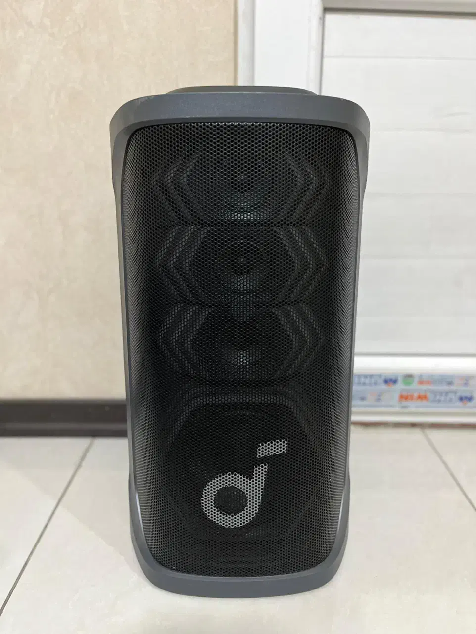 اسپیکر انکر راو۳|پخشکننده همراه|شیراز, فرهنگ شهر|دیوار