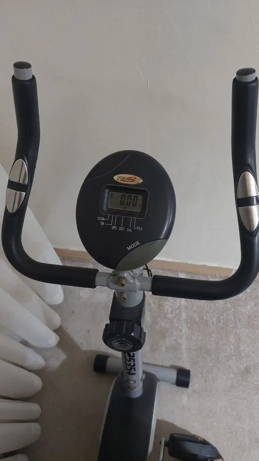 دوچرخه ثابت ورزشی|تجهیزات ورزشی|رشت, گلزاران|دیوار