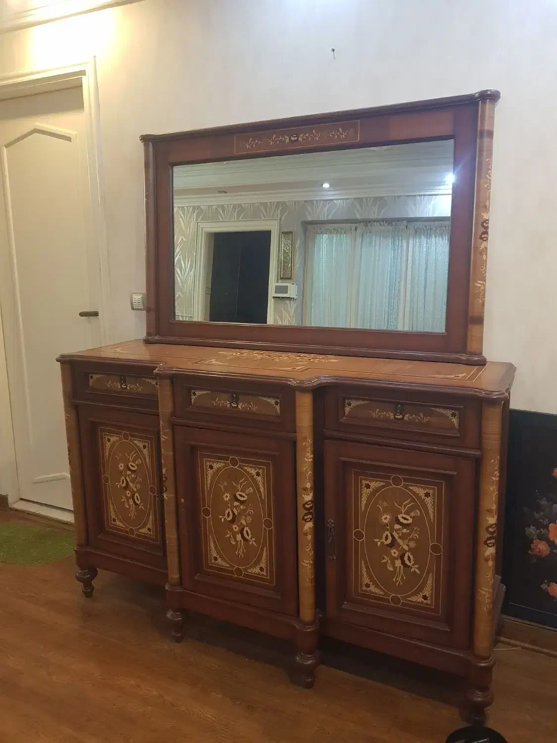 آینه و کنسول بدون خط و خش در حد نو|بوفه، ویترین، کنسول|گرگان, |دیوار