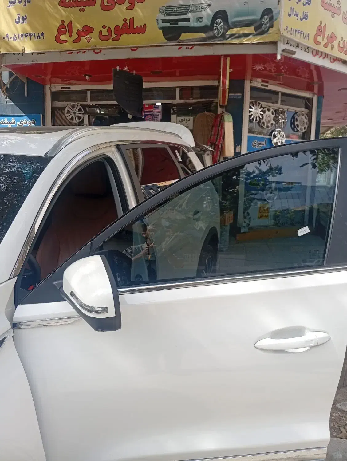 تزیینات خودرو. دودی شیشه .کف پا 5 بعدی|خدمات موتور و ماشین|کرمانشاه, |دیوار