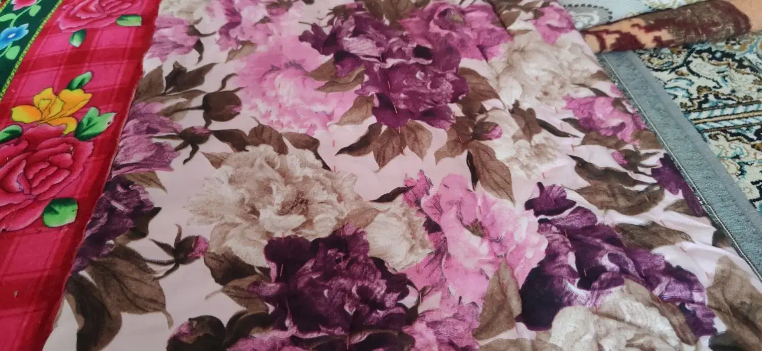 لحاف(لیفه)روی کرسی|رختخواب، بالش، پتو|بوکان, |دیوار