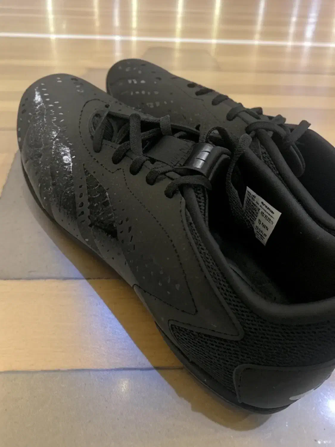 کتونی فوتسال حرفه ای ادیداس پریدیتور۴ سایز ۴۳ و ۴۴|کیف، کفش، کمربند|تهران, اسکندری|دیوار