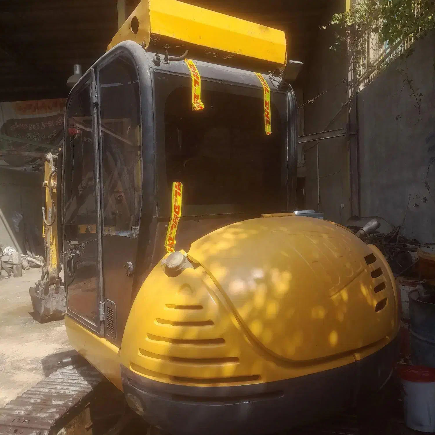 مینی بیل جی سی بی|خودرو سنگین|ابریشم, |دیوار