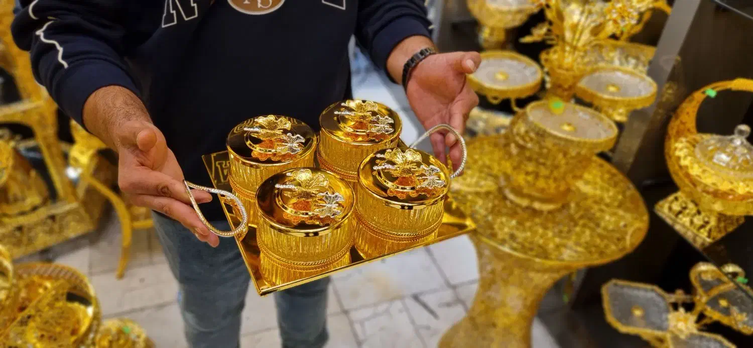 ظرفپذیرایی سینی بهمراه چهارپیاله دربدار سرواماراتی|ظروف سرو و پذیرایی|مشهد, امام رضا (ع)|دیوار