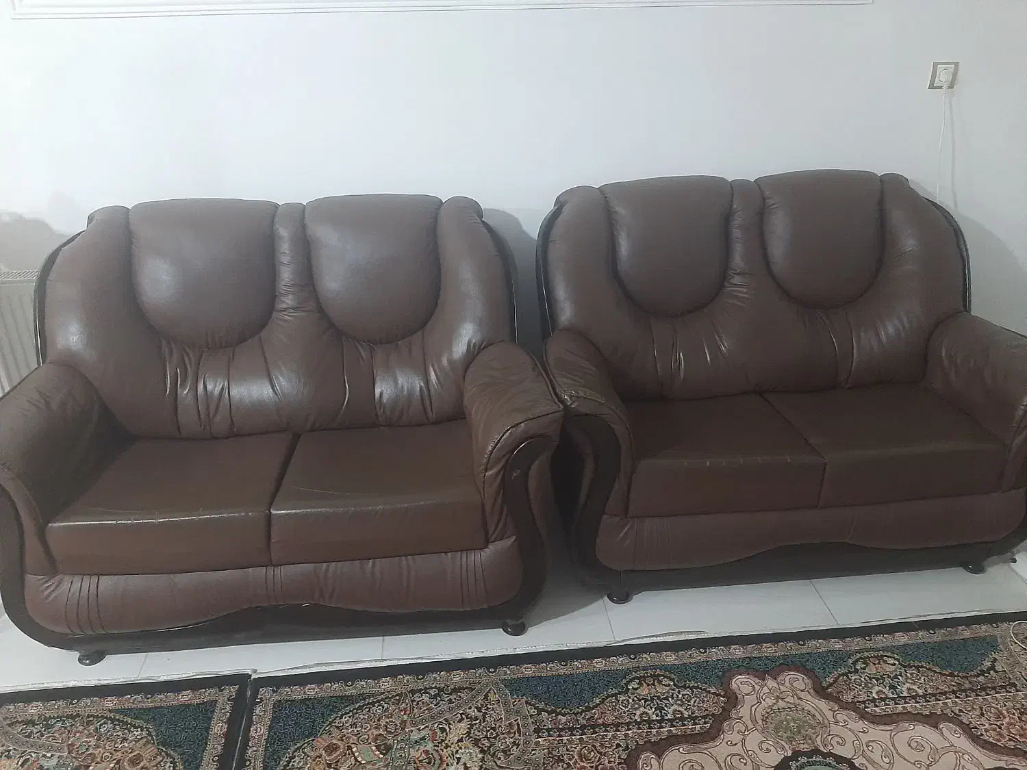 مبل چرم ۴ نفره راحتی|مبلمان خانگی و میز عسلی|کرمانشاه, |دیوار