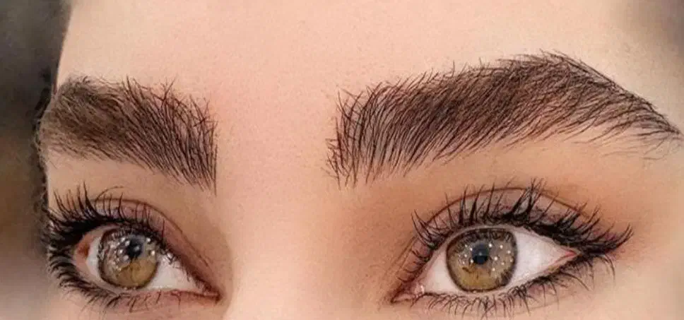 مدل خانم جهت میکروبلدینگ و ریموو ابرو و خط چشم .|خدمات آرایشگری و زیبایی|تهران, زعفرانیه|دیوار