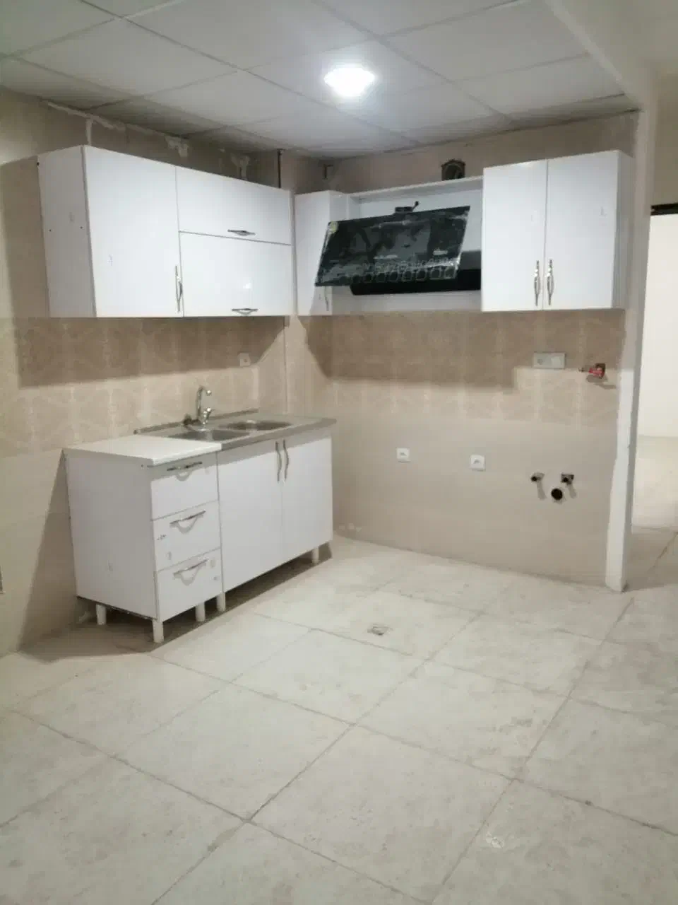 رهن و اجاره دو خواب سالن بزرگ|اجارهٔ آپارتمان|شیراز, کوشک میدان|دیوار