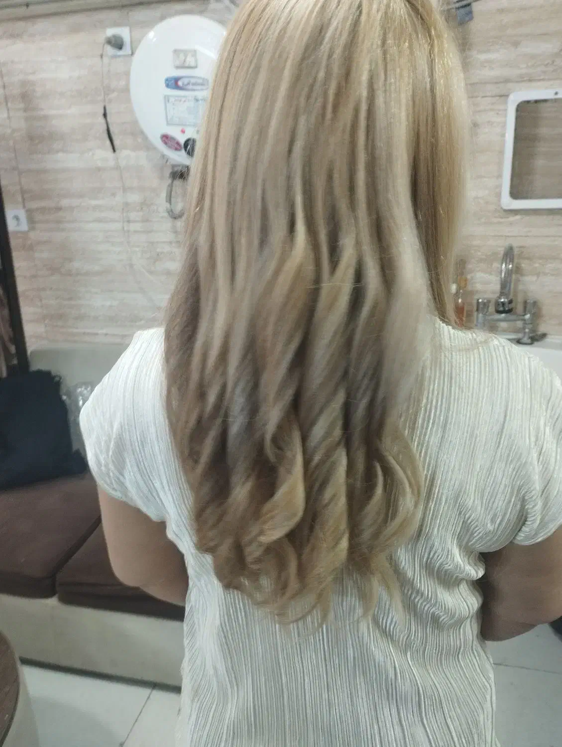 رنگ و لایت فقط با یک و دویست و اصلاح رایگان|خدمات آرایشگری و زیبایی|اهواز, کیانشهر|دیوار