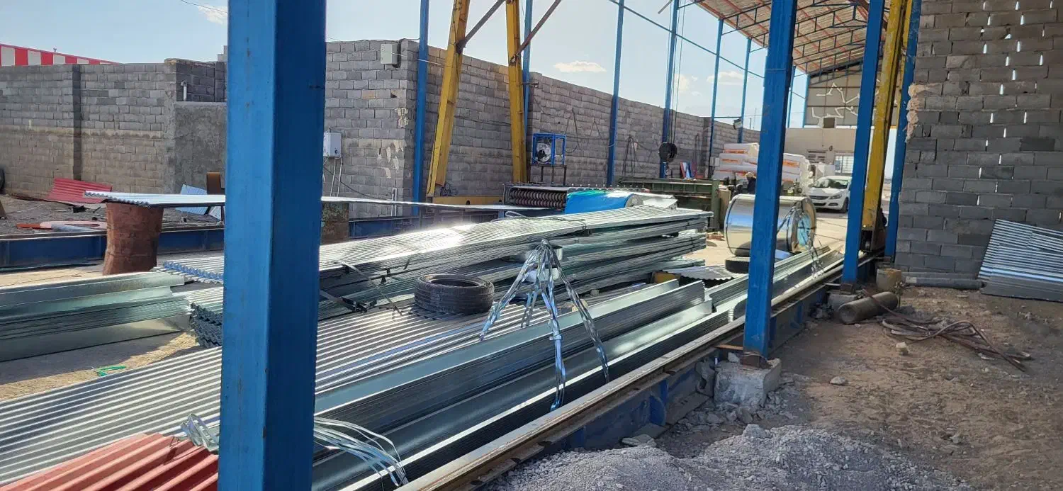 تولیدی ورق شیروانی و انواع اهن الات|عمدهفروشی|یزد, |دیوار