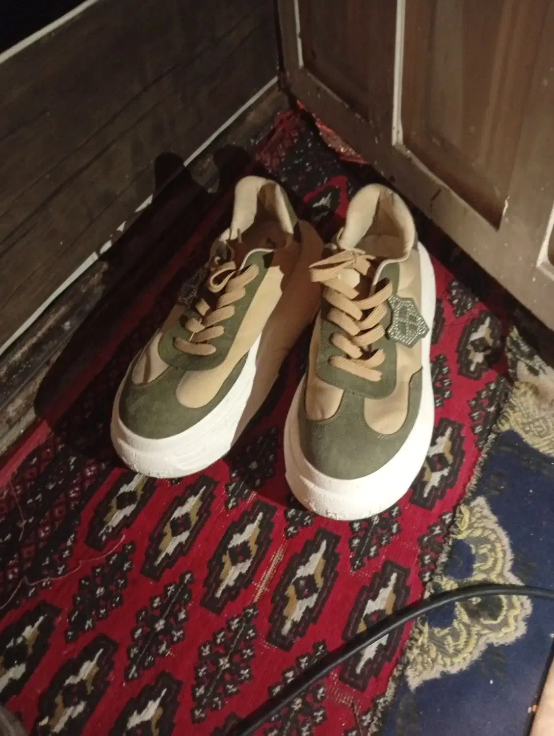 کفش اسپرت دخترانه|کیف، کفش، کمربند|گنبد کاووس, |دیوار