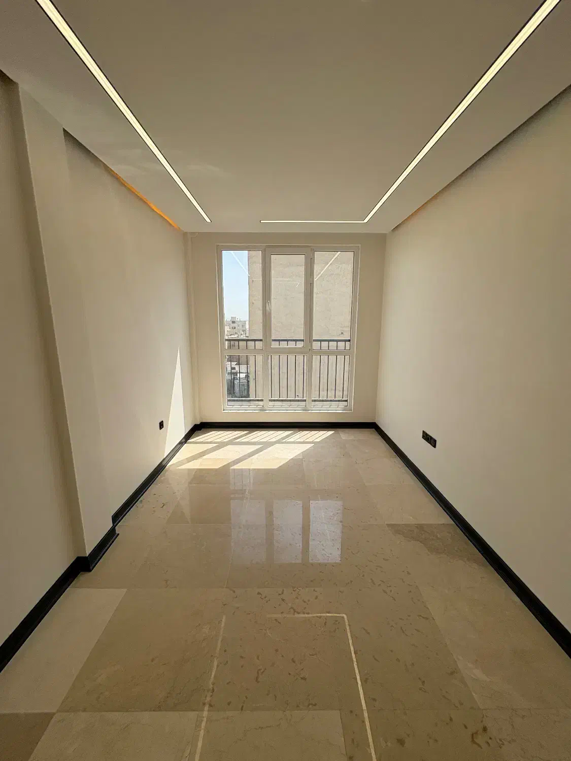 ۱۱۵ متر ۲ خواب کلید نخورده میدان ۶۰ سوپر لوکس