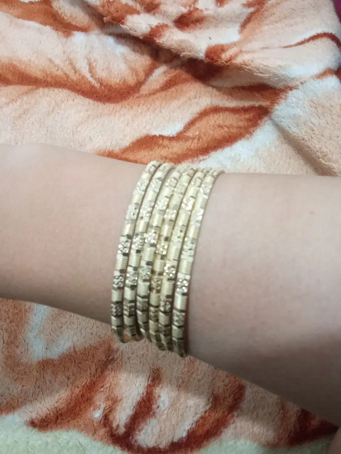 النگوی روسی|بدلیجات|قروه, |دیوار