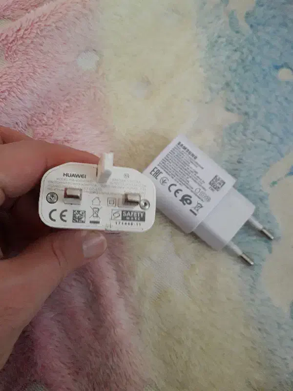 دو عدد شارژر سامسونگ و هواوی|لوازم جانبی موبایل و تبلت|گنبد کاووس, |دیوار