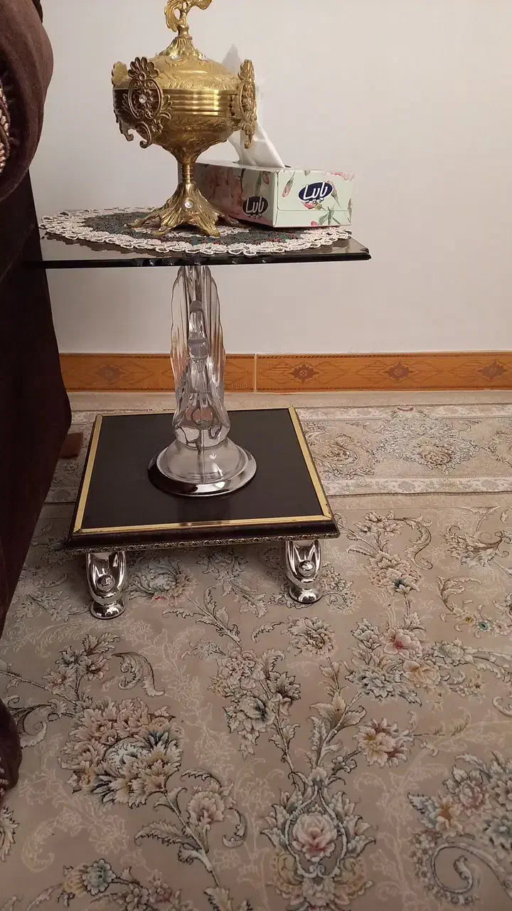 راحتی در حد نو|مبلمان خانگی و میز عسلی|خنداب, |دیوار