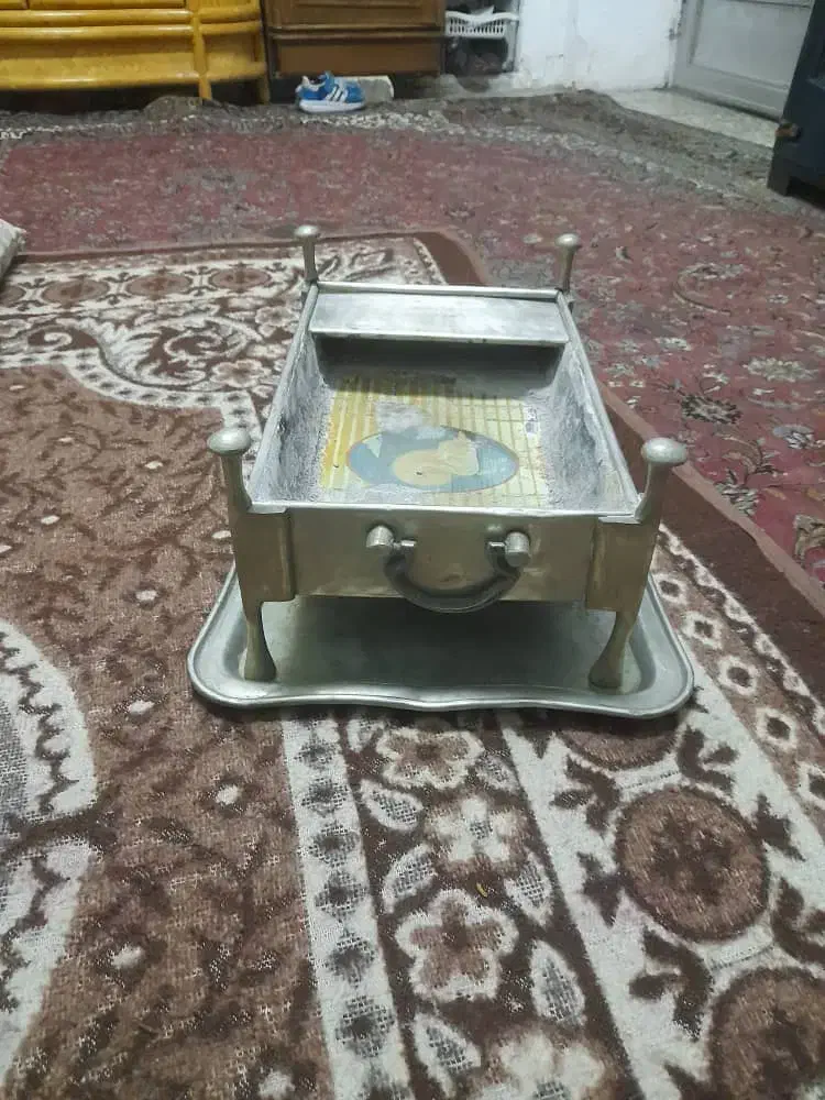 منقل وسینی ورشو با سماور ورشو|کلکسیون اشیاء عتیقه|سیلاخور, |دیوار