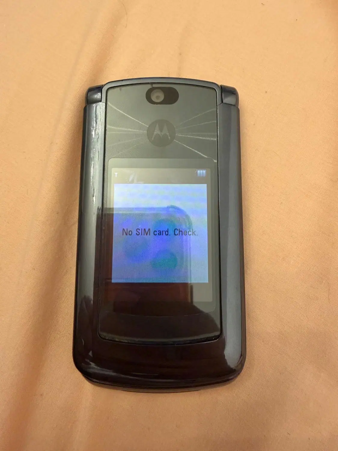 موتورولا V8 (Motorola RAZR V8) در حد نو کلکسیونی|موبایل|تهران, دولتآباد|دیوار
