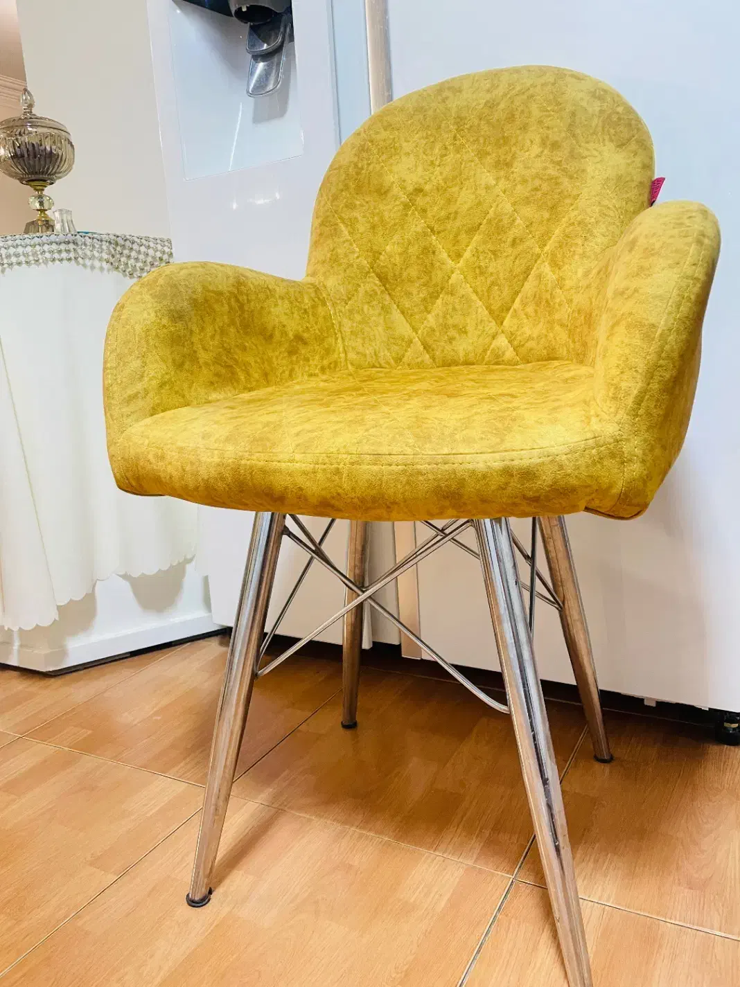 صندلی|میز و صندلی غذاخوری|نیشابور, کوی فرهنگیان|دیوار