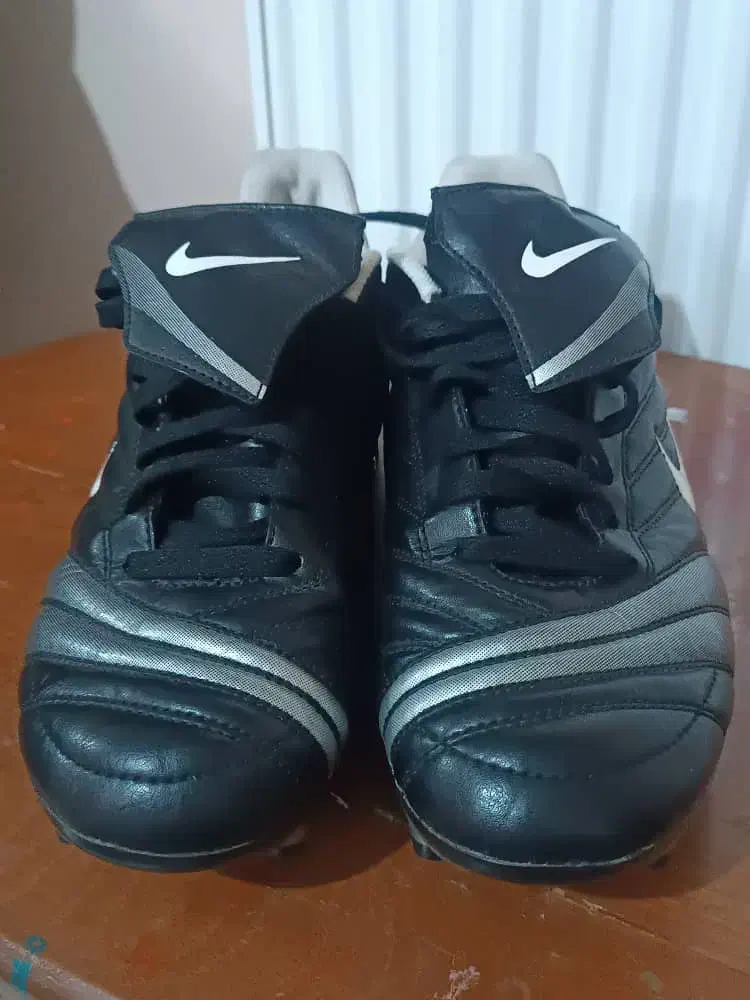 کفش|کیف، کفش، کمربند|شیراز, دینکان|دیوار