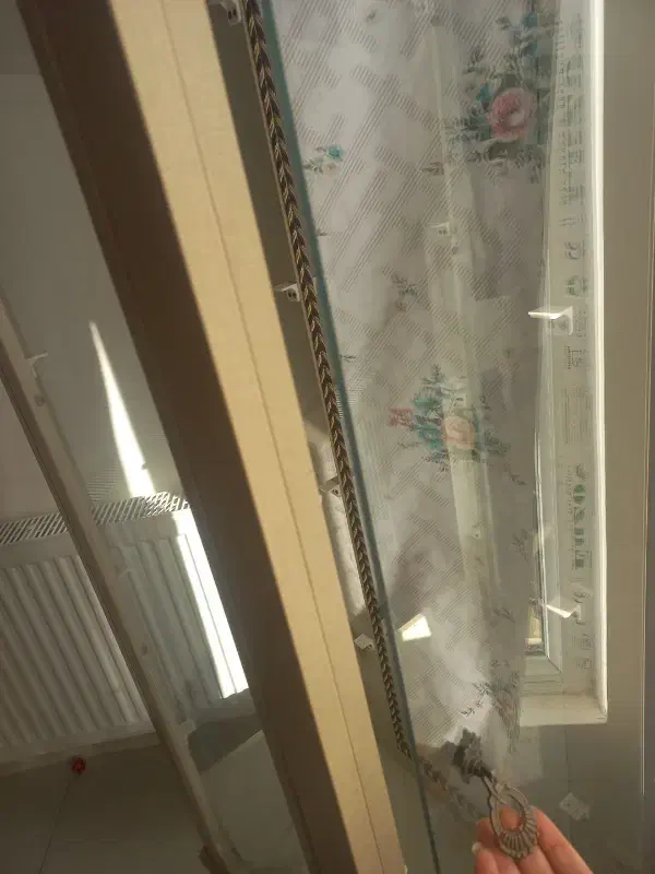 بوفه بژ روشن تمیز|بوفه، ویترین، کنسول|زاهدان, |دیوار