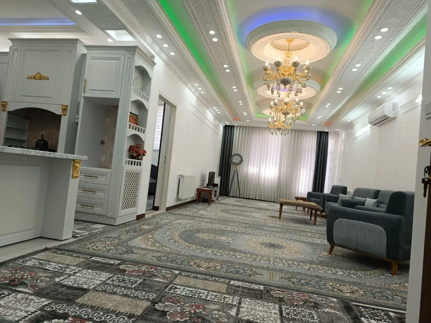 سوییت نوساز و شیک برای افراد سخت پسند.مجرد.خانواده|اجارهٔ کوتاه‌مدت آپارتمان و سوئیت|یزد, |دیوار