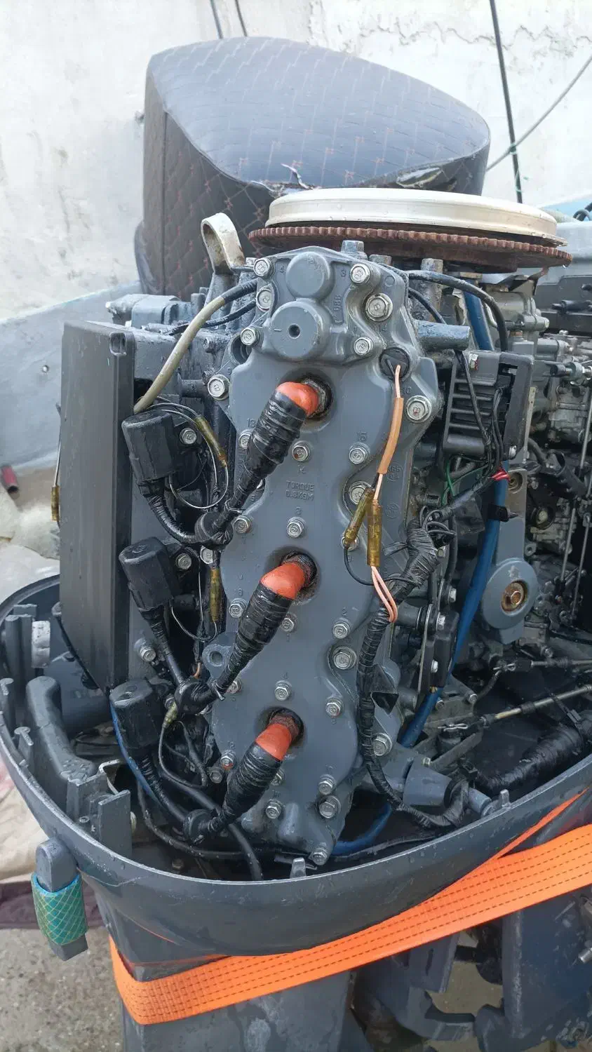 موتور قایق 200|قایق و سایر وسایل نقلیه|سیریک, |دیوار