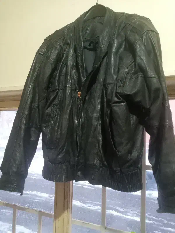 کاپشن چرم|لباس|سهند, |دیوار