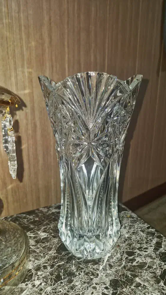 یک شمعدان لاله و یک گلدان کریستال|کلکسیون اشیاء عتیقه|تهران, زرگنده|دیوار