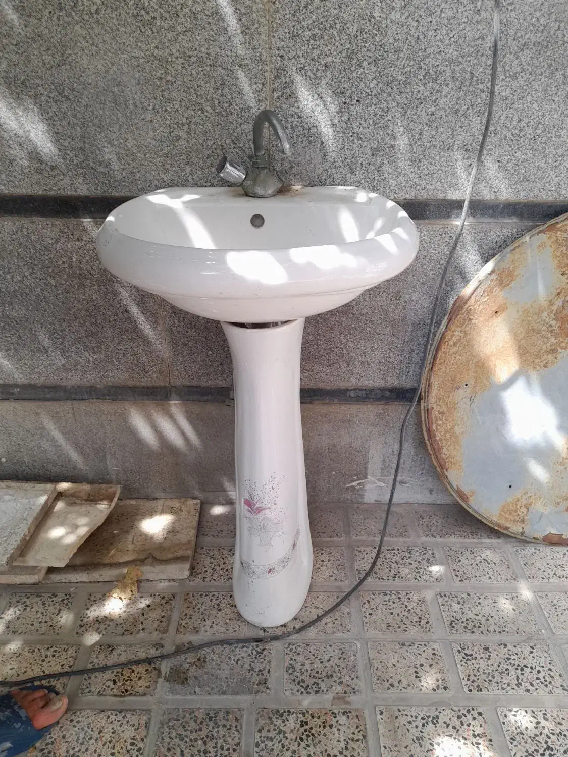 روشویی در حد نو|لوازم سرویس بهداشتی|صفادشت, |دیوار