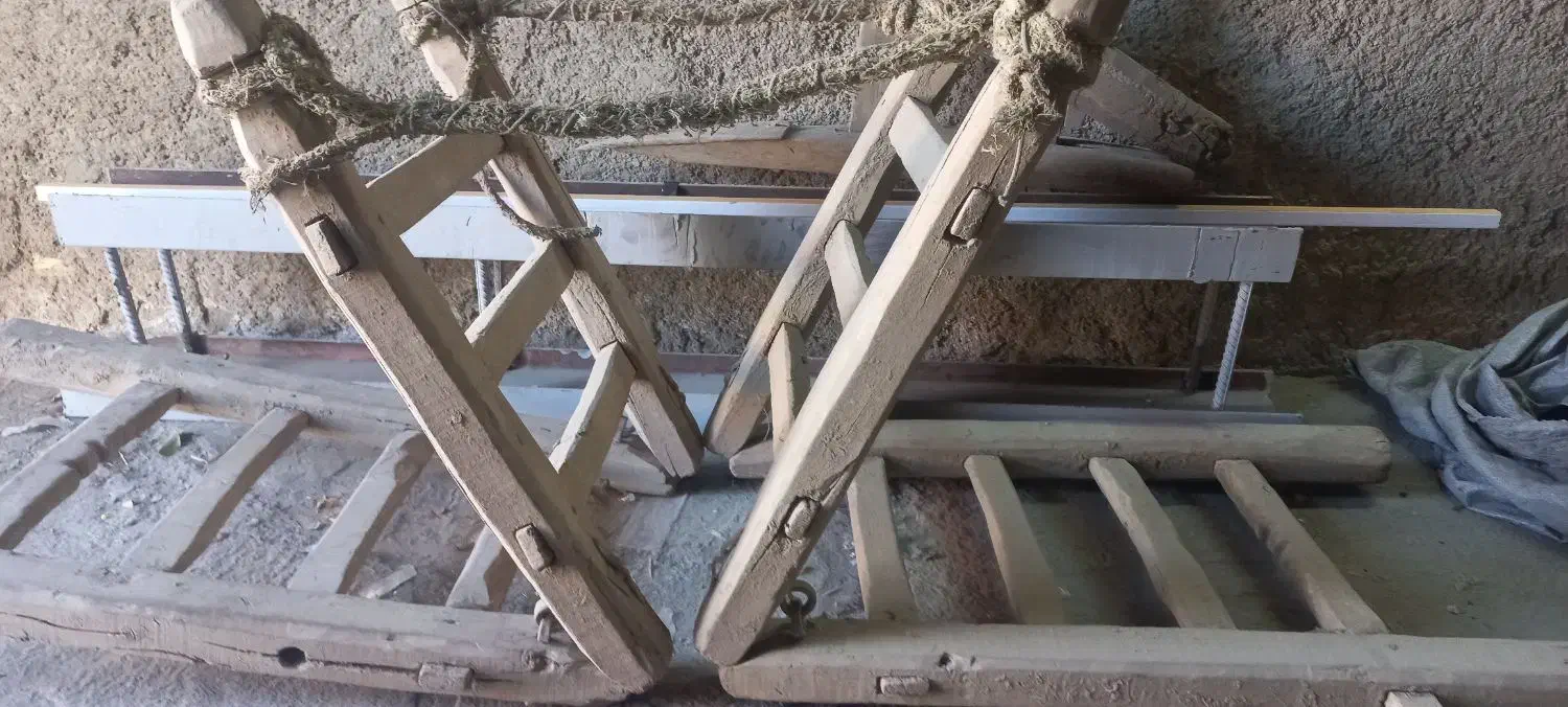 شخم زن و چهارچوب قدیمی|کلکسیون اشیاء عتیقه|لنجان, |دیوار