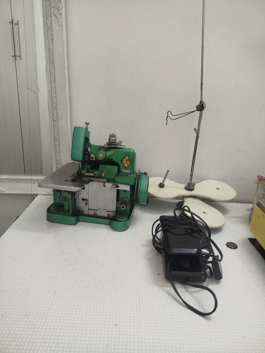 زیگزال سبز سه نخ در حد نو|چرخ خیاطی و ریسندگی|پاکدشت, پاکدشت (مامازند)|دیوار