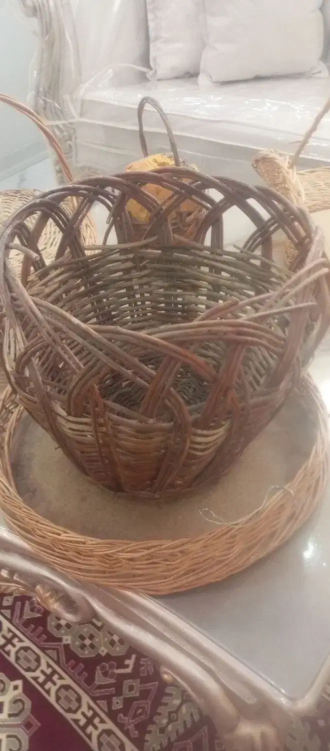 تعداد سبد حصیری|صنایع دستی و سایر لوازم تزئینی|اصفهان, باغ کاران|دیوار