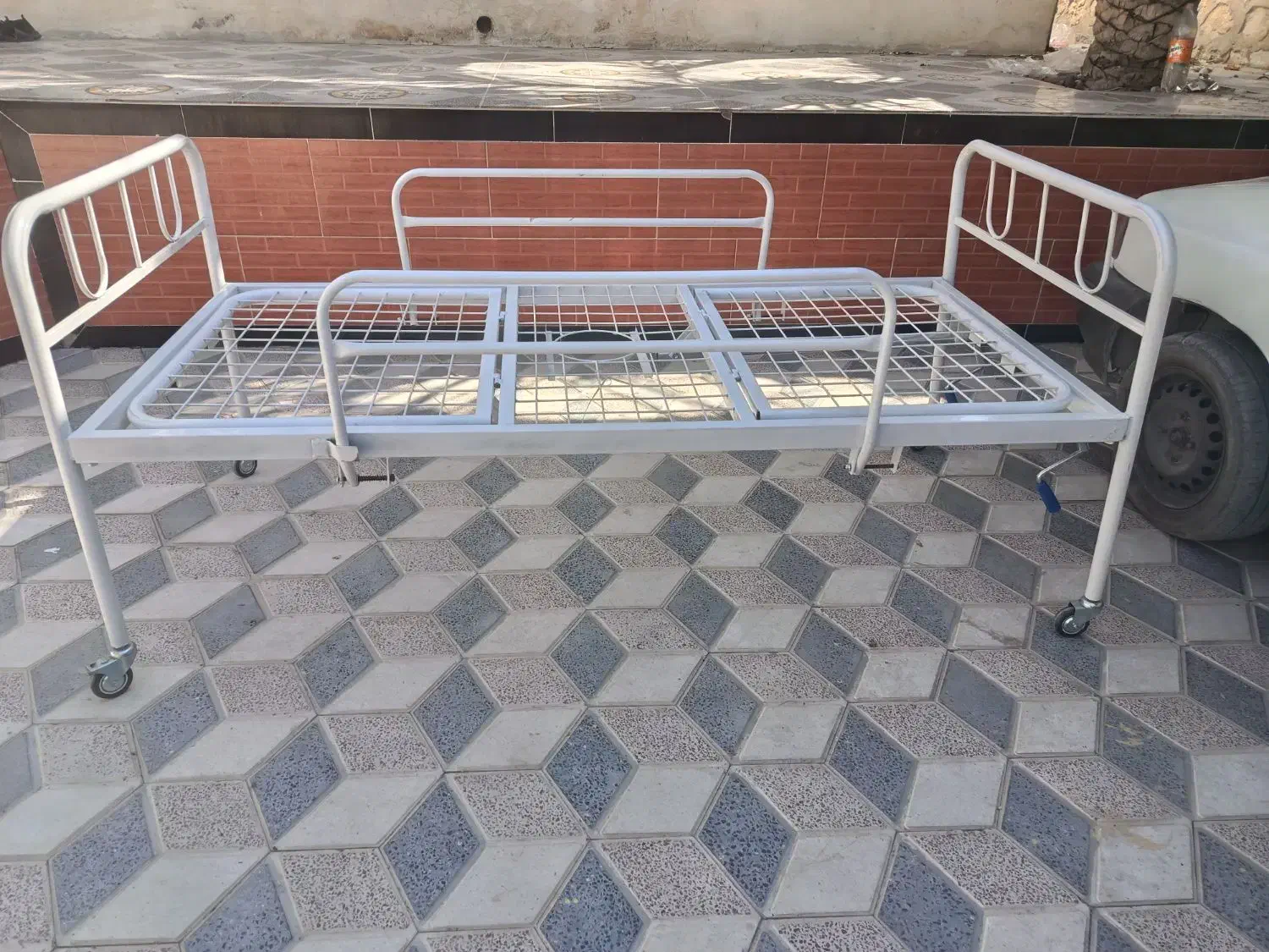 تخت بیمارستانی(تخت مریض)|پزشکی|قیروکارزین, |دیوار