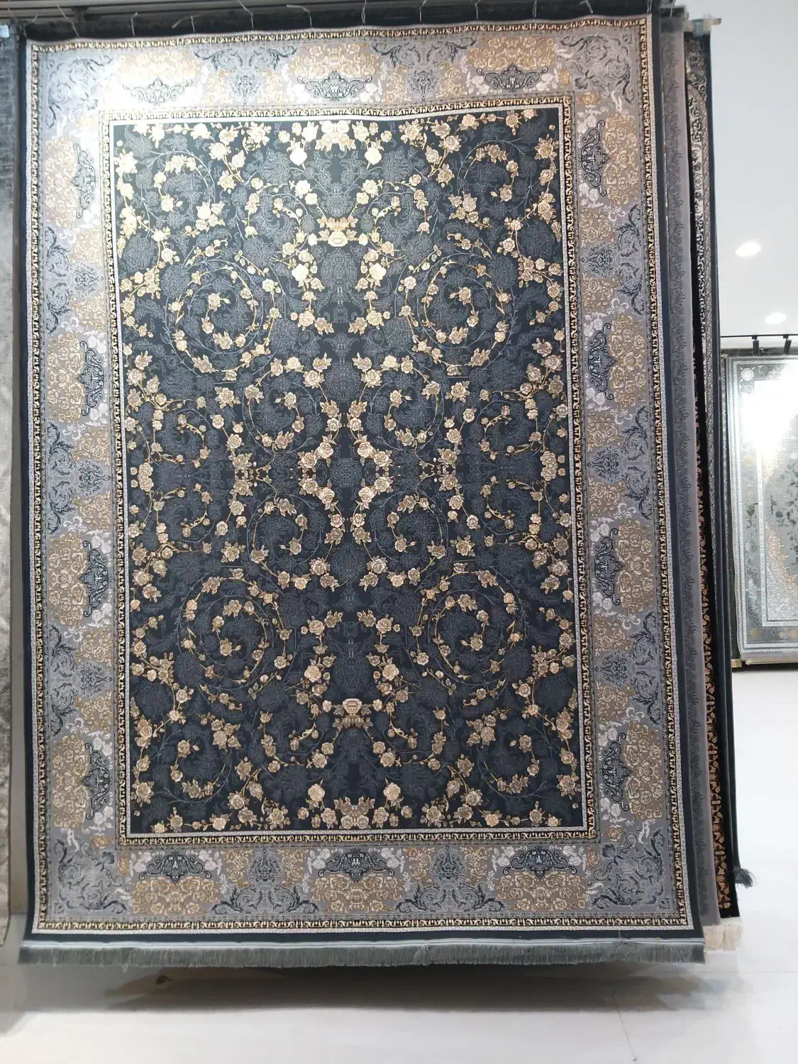 فرش۹ متری تک قیمت شکسته.|فرش|مشهد, سجادیه|دیوار