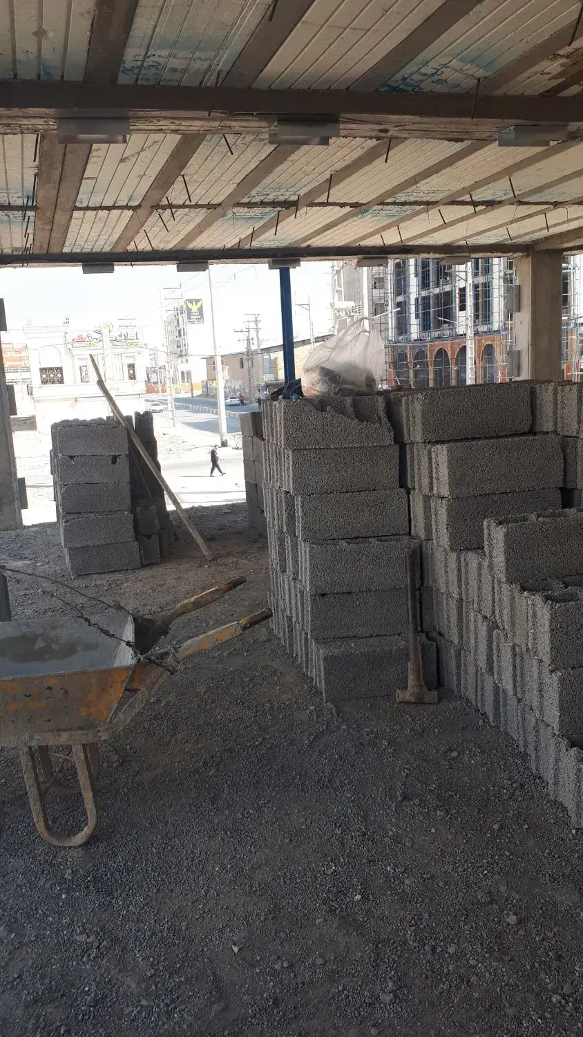 کارگر ساختمانی نیاز دارم|استخدام معماری، عمران و ساختمانی|اهواز, مهرشهر|دیوار