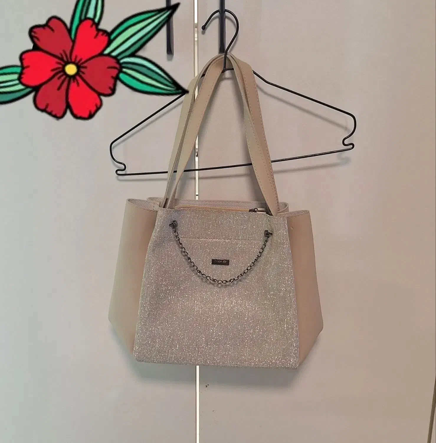 کفش وکیف|کیف، کفش، کمربند|یاسوج, |دیوار