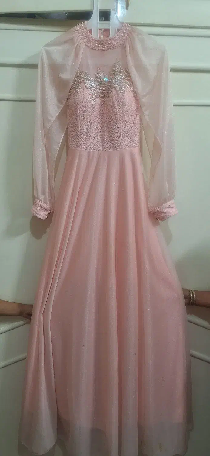 لباس مجلسی|لباس|فلاورجان, |دیوار