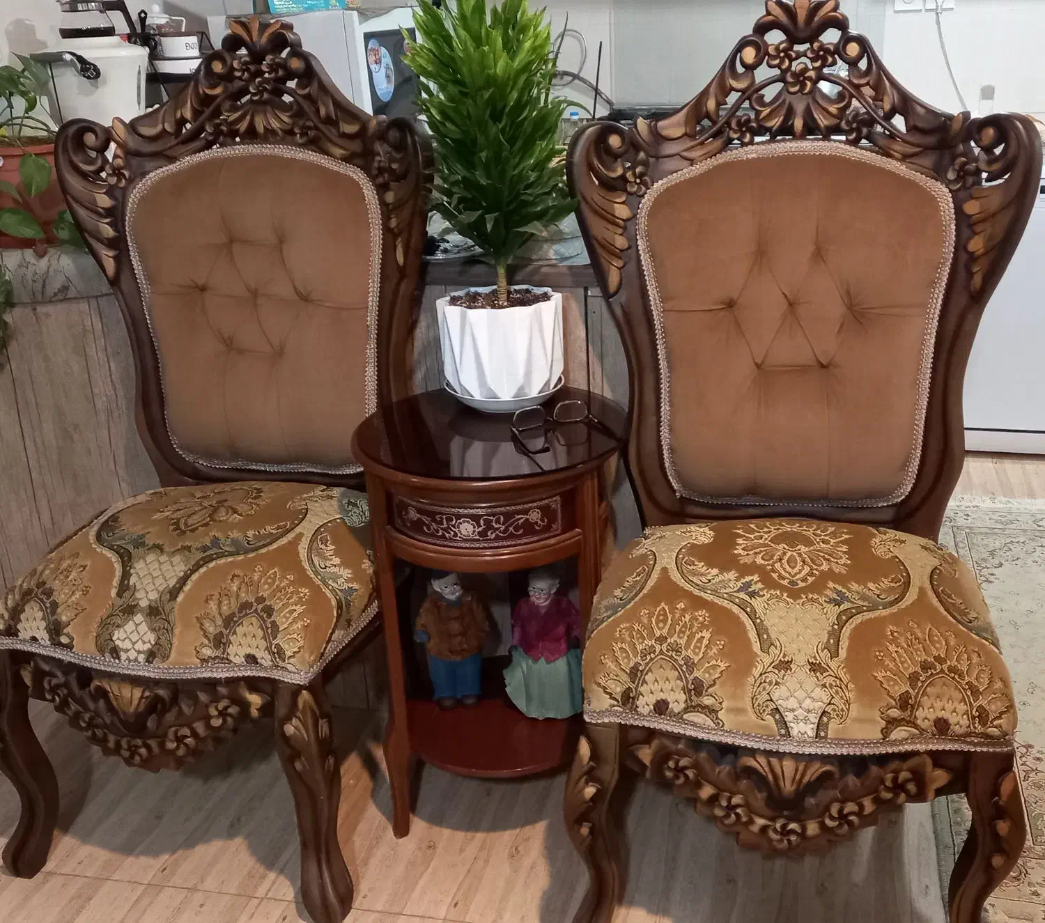 مبل سلطنتی هفت نفره با دو میزبان|مبلمان خانگی و میز عسلی|سرخه حصار, |دیوار